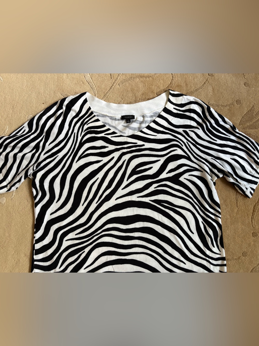 EUC, Talbots Cotton Blend Elbow Sleeve V-Neck Zebra Sweater, Black & White, SZ L - Picture 3 of 9